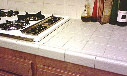 Tile countertops and backsplashes made of porcelain