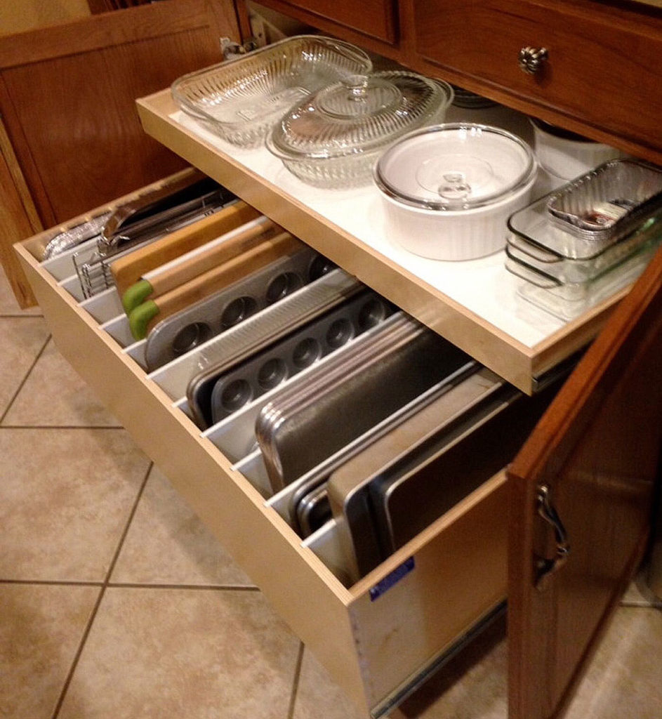 Kitchen cabinet drawers
